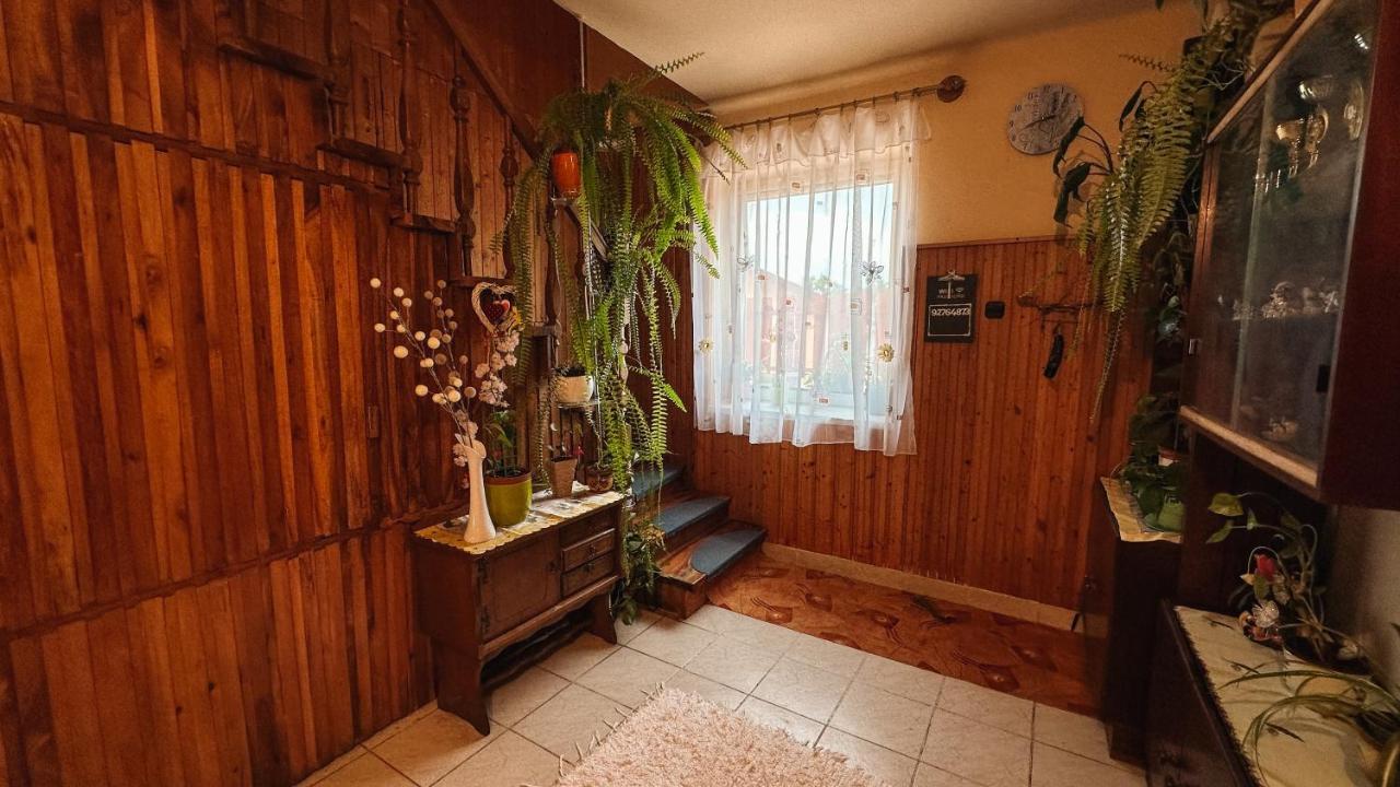 Отель Napfeny Vendeghaz Дьёр Экстерьер фото